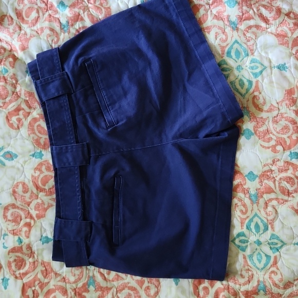 CYNTHIA Rowley size 4, blue shorts - Picture 2 of 4